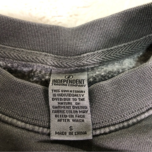 Women’s Gray Embroidery Sweatshirt Size Small “Nope Embroidered Heart” - Picture 4 of 9